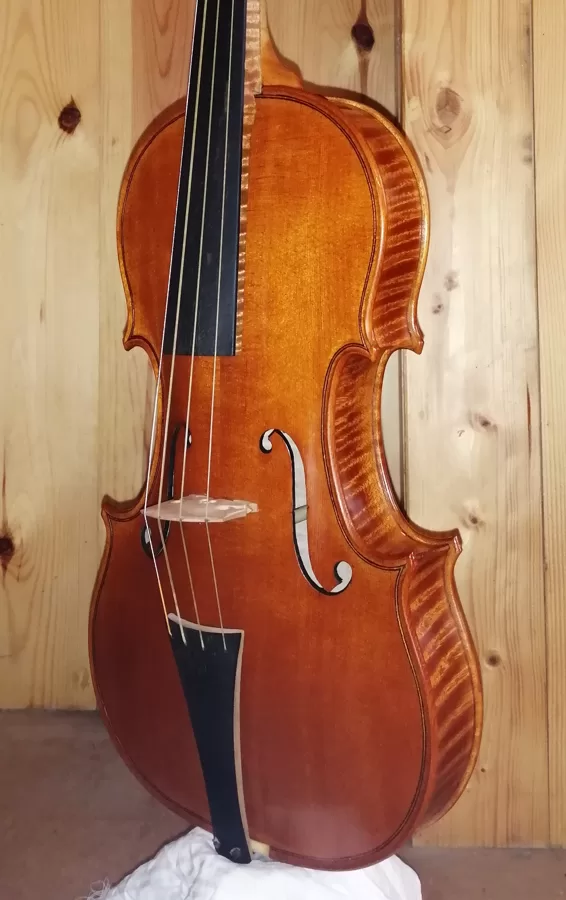 Violín barroco, construido por encargo, en colaboración con Christopher Beament y Juliet B