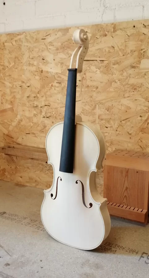 Finished viola in white